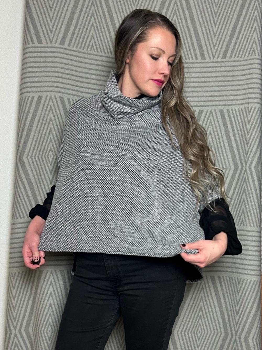 🖤 Sweater Cape – Cozy Cowl Neck Layer